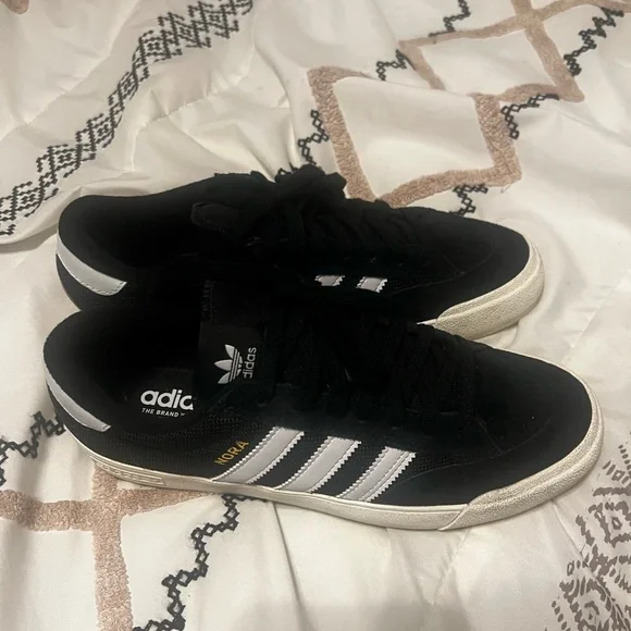 Adidas Nora Skate Shoe | size 7 1/2 - Picture 7 of 7